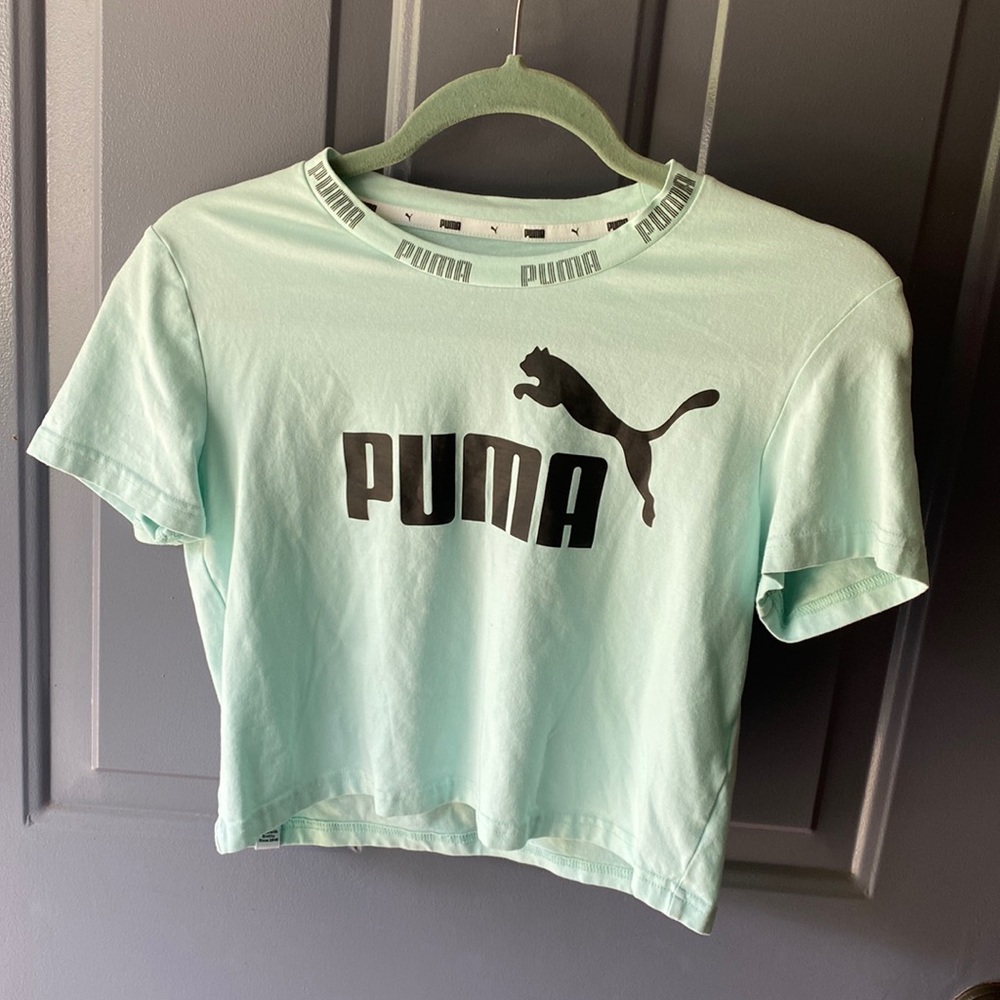 Cropped puma t shirt